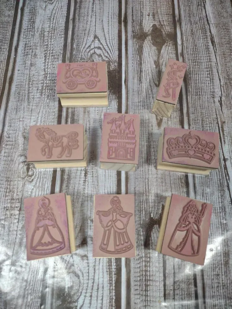 Lot of 8 Princesses Rubber & Wood Stamps Very Lightly Used EUC - Picture 5 of 9